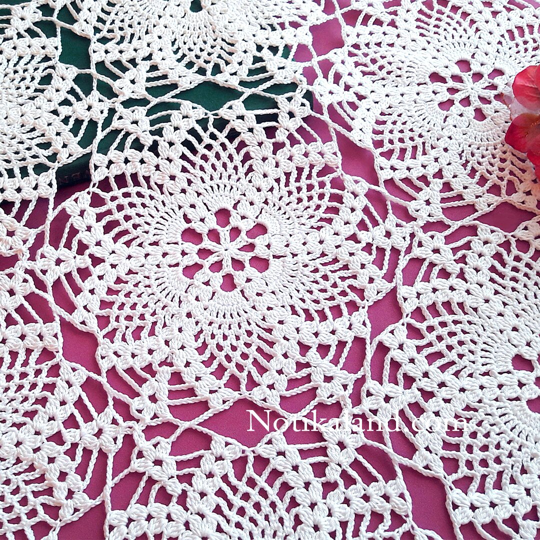 Crochet pattern for doily, tablecloth.