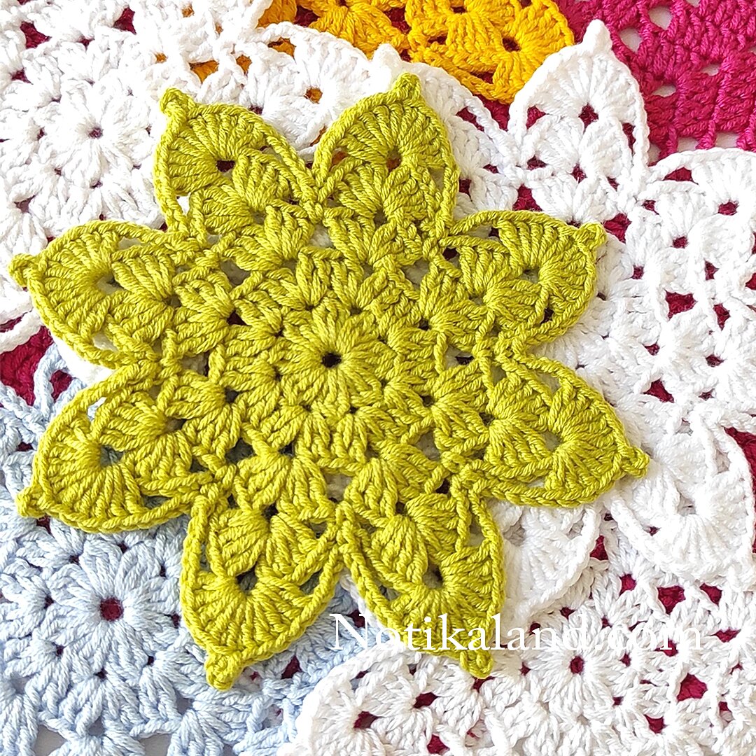 Crochet snowflake pattern. Christmas decor. 2