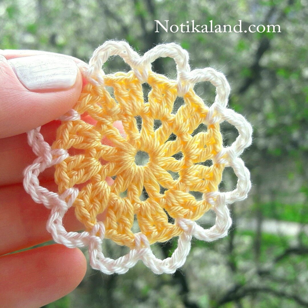 Simple crochet round motif 1